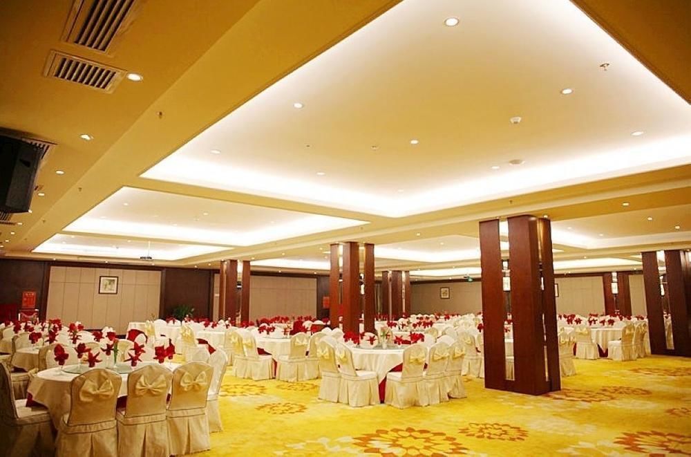 Jinhu Hotel Nanchang  Bagian luar foto