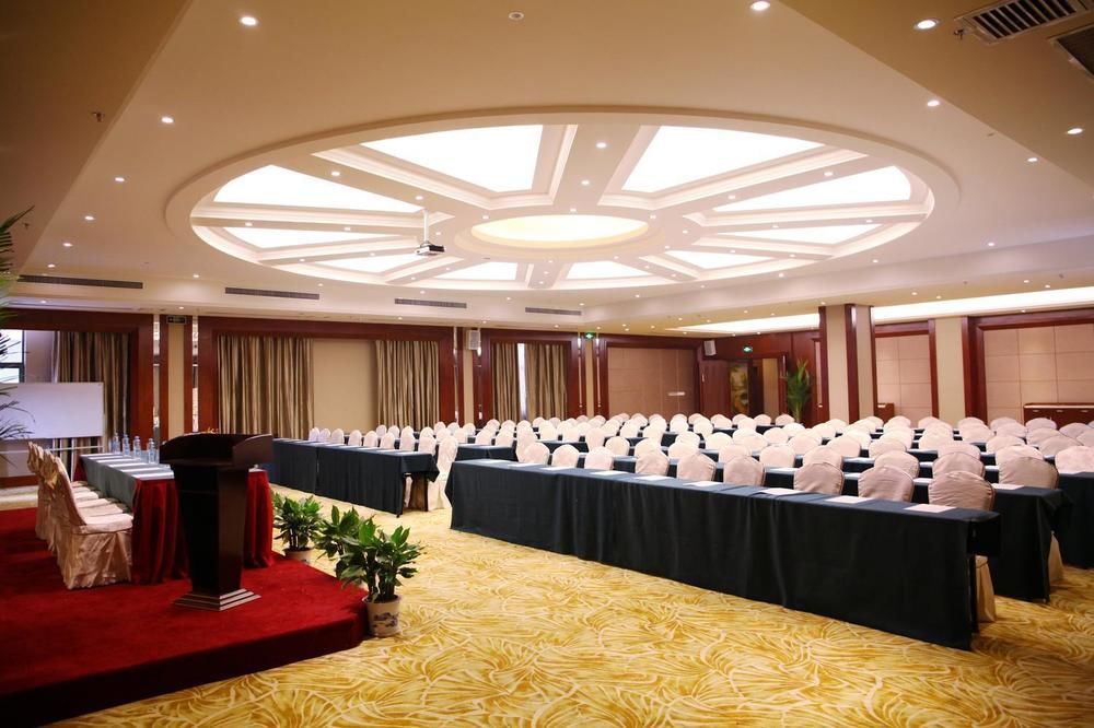 Jinhu Hotel Nanchang  Bagian luar foto