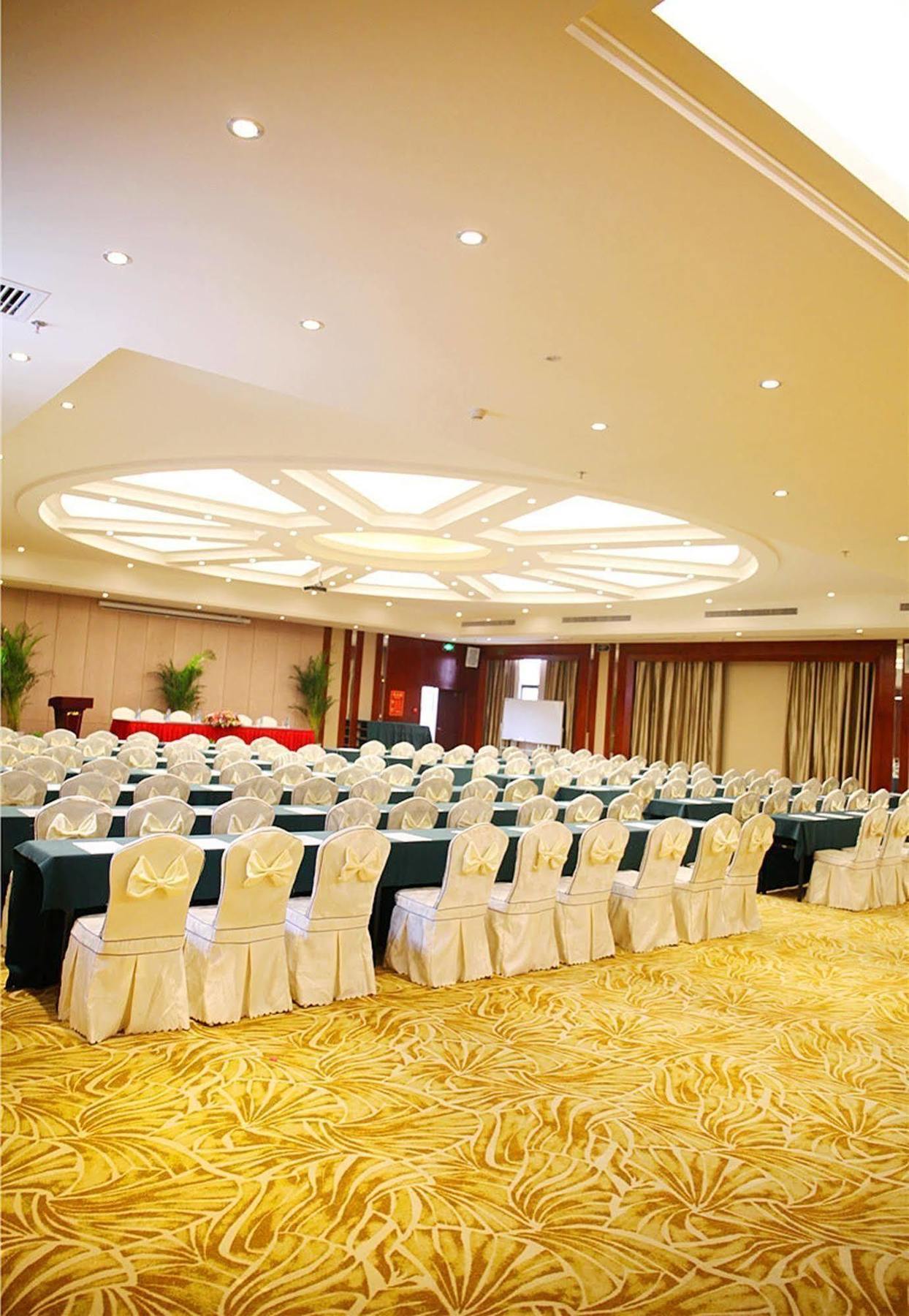 Jinhu Hotel Nanchang  Bagian luar foto