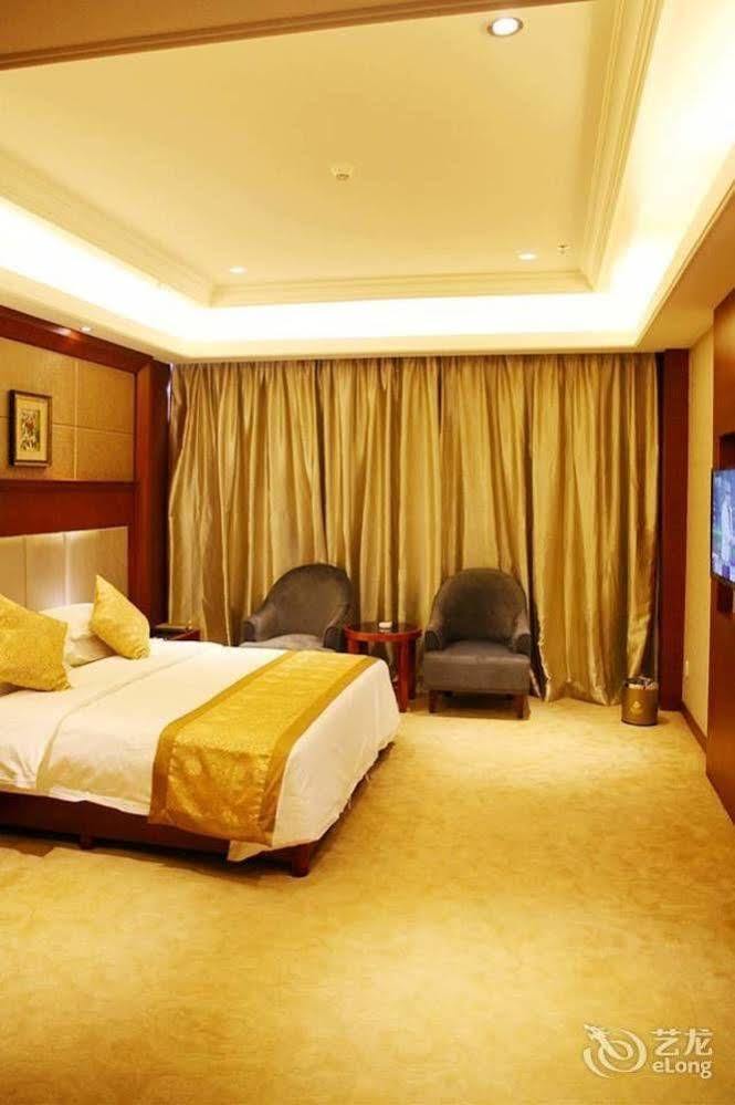 Jinhu Hotel Nanchang  Bagian luar foto