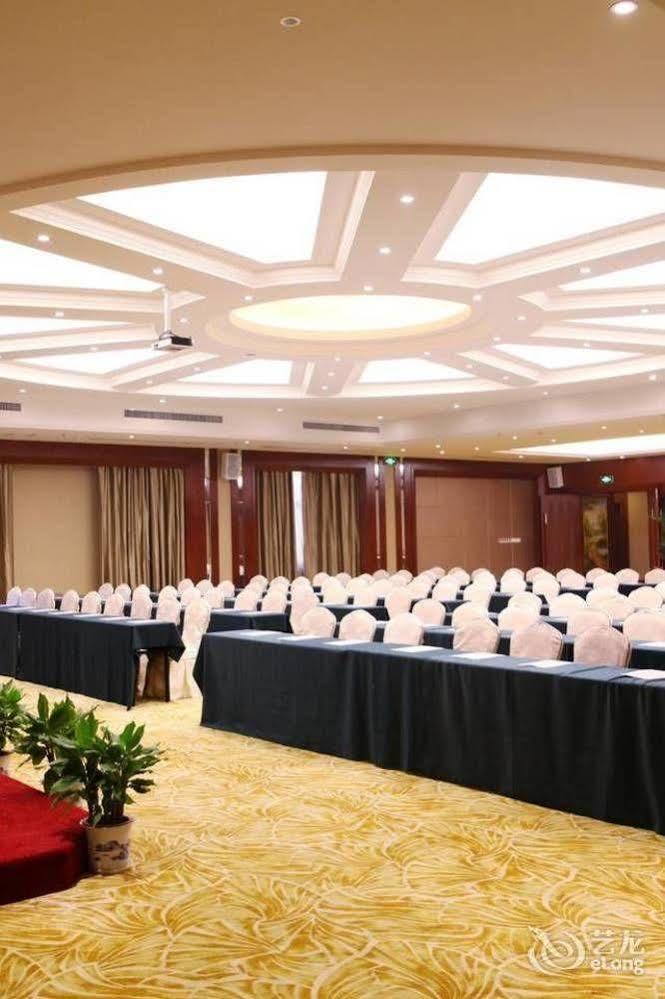 Jinhu Hotel Nanchang  Bagian luar foto